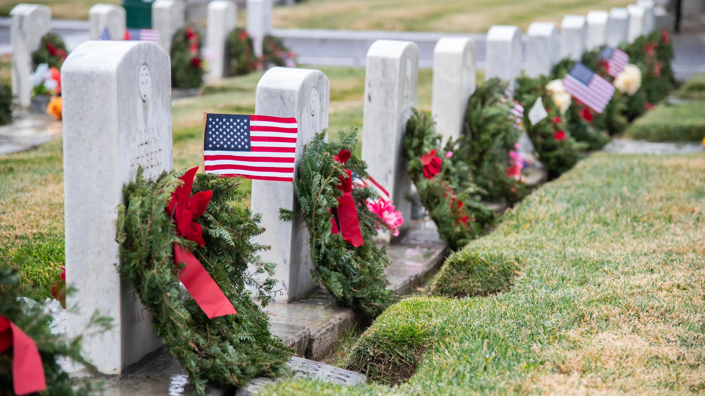 76998310007-wreaths-america-2024-213-a